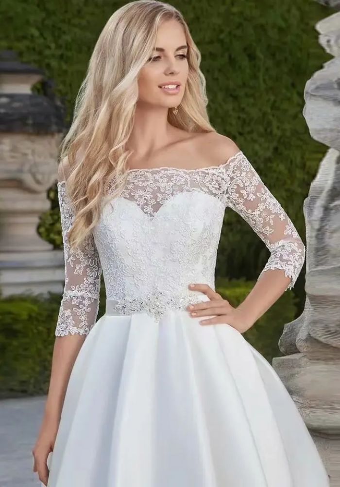 Robe courte mariage hiver 2025