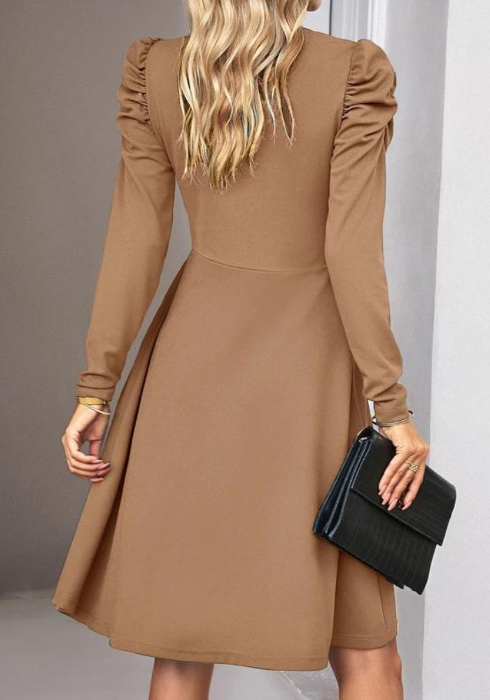 Robe courte hiver col V